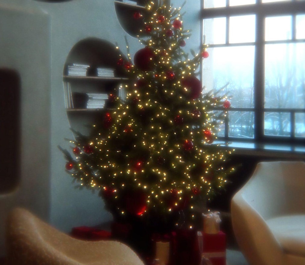 Deck Your Home with Christmas Clearance Deals